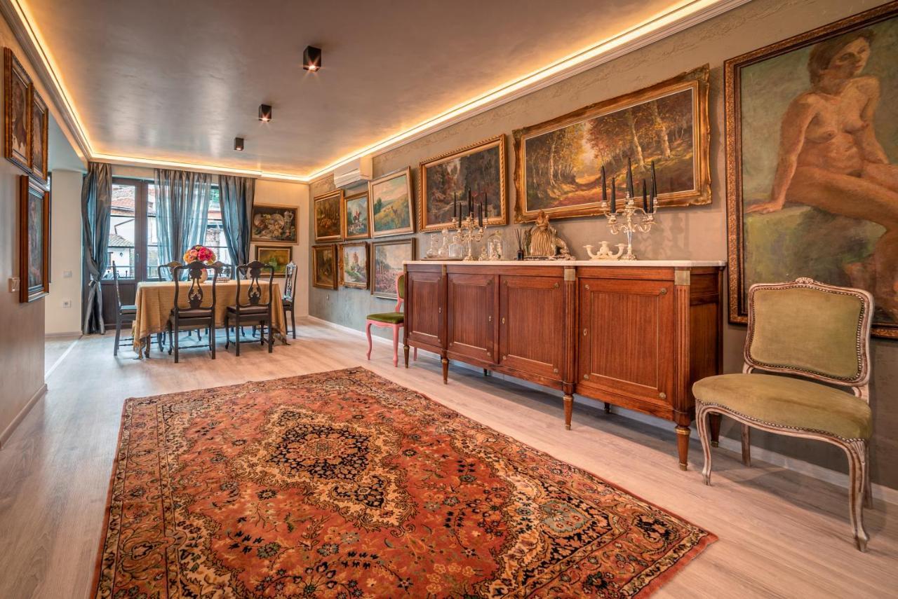 The Gallery Guest House - Garden And Garage Veliko Tarnovo Buitenkant foto