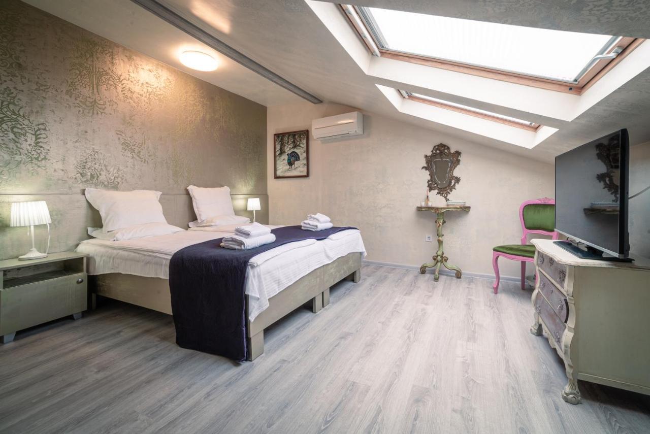 The Gallery Guest House - Garden And Garage Veliko Tarnovo Buitenkant foto