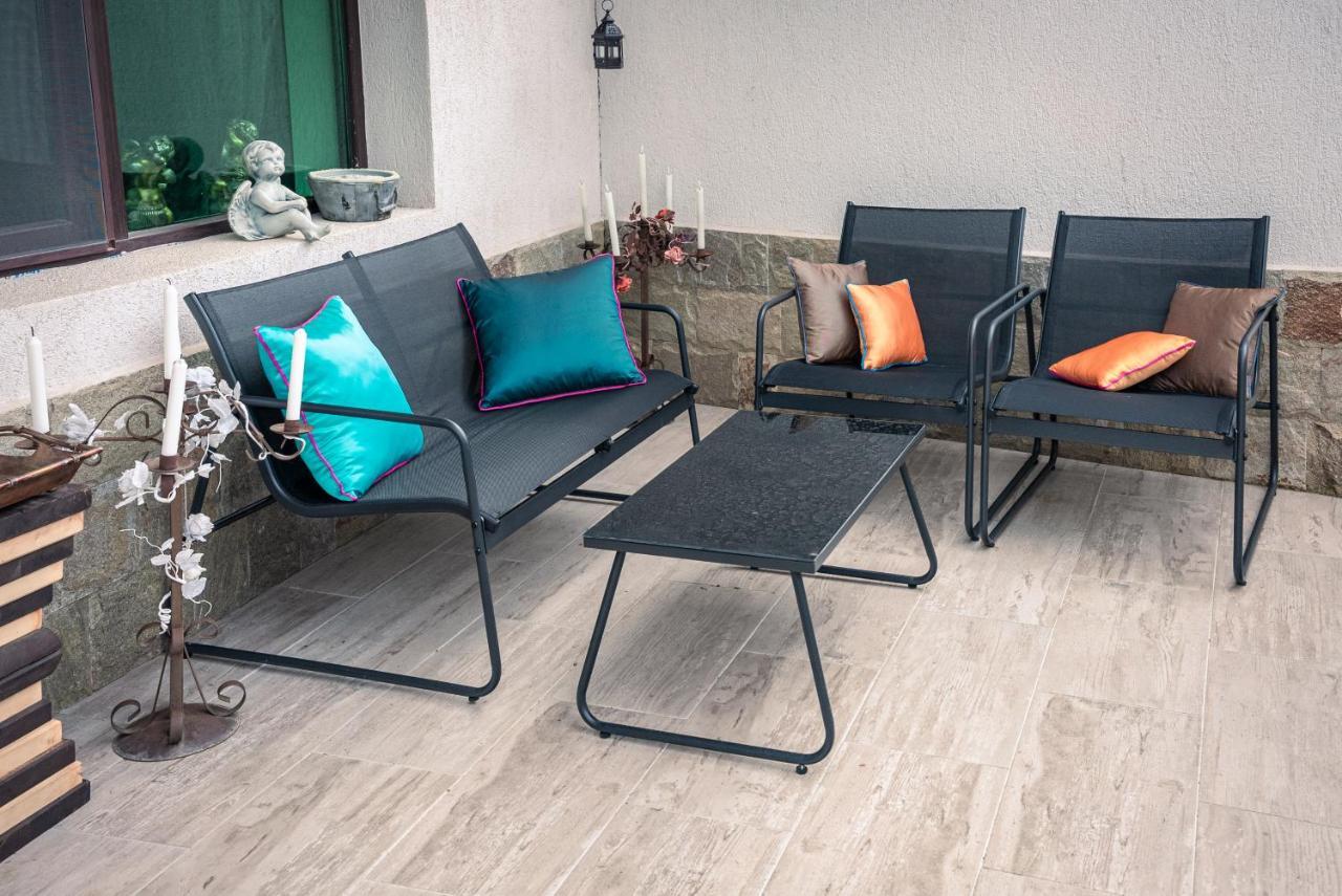 The Gallery Guest House - Garden And Garage Veliko Tarnovo Buitenkant foto